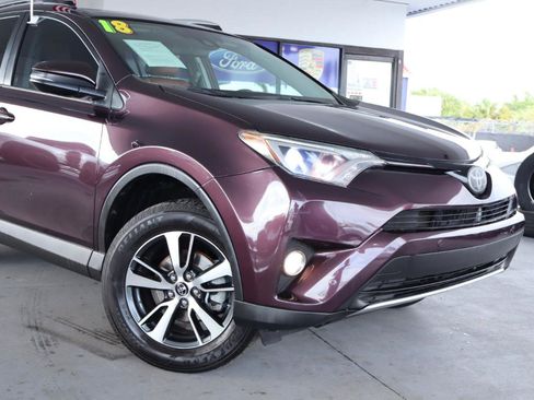 Used 2018 Toyota RAV4 XLE FWD image 2