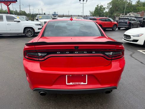 Used 2019 Dodge Charger Scat Pack RWD image 6