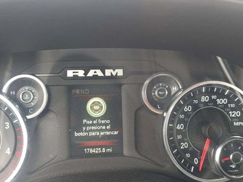Used 2024 RAM 3500 Tradesman w/ Chrome Appearance Group AWD/4WD image 10