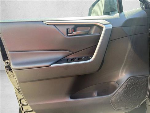 Used 2025 Toyota RAV4 LE AWD/4WD image 10