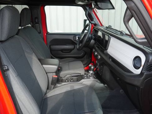 Used 2025 Jeep Wrangler Unlimited Sport AWD/4WD image 25