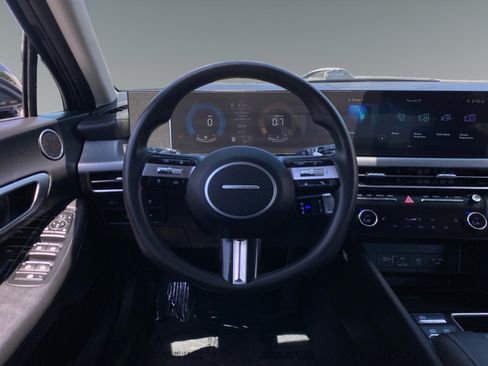 Used 2025 Hyundai Sonata SEL FWD image 12