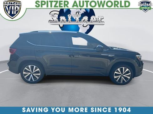 Used 2023 Volkswagen Taos SE w/ Panoramic Sunroof Package AWD/4WD image 10