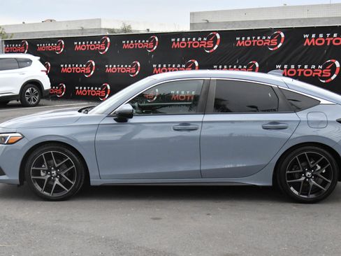 Used 2024 Honda Civic Sport Touring image 4