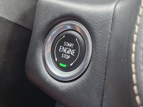 Used 2021 GMC Yukon SLT w/ SLT Premium Package AWD/4WD image 25