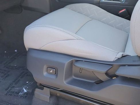 Used 2025 Toyota Tacoma SR5 image 11