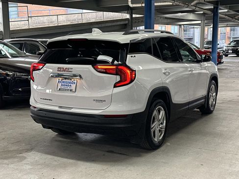 Used 2018 GMC Terrain SLE w/ Driver Convenience Package image 3