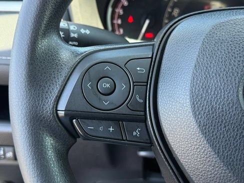 Certified 2025 Toyota RAV4 XLE FWD image 23