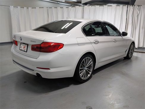 Used 2018 BMW 530i xDrive image 3