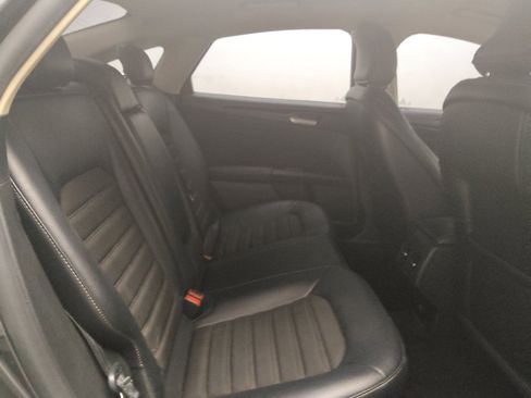Used 2018 Ford Fusion SE w/ Equipment Group 201A FWD image 19