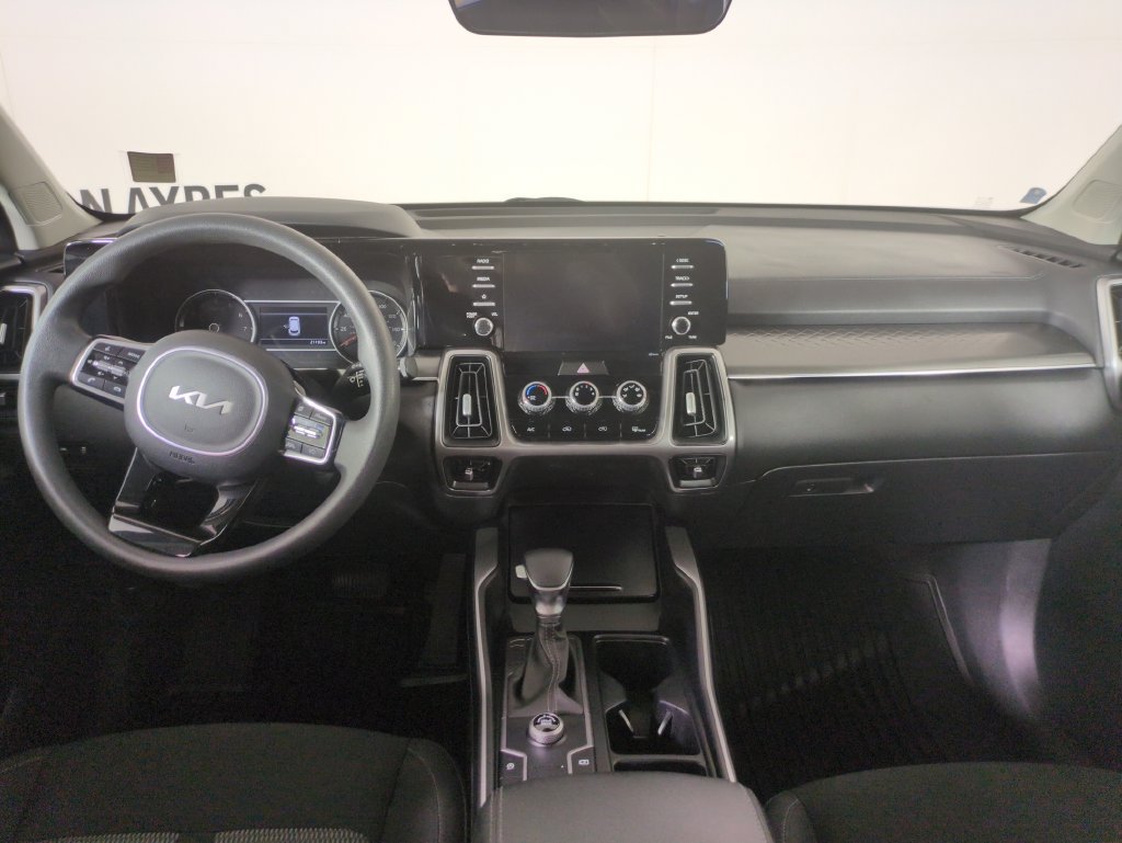 Used 2023 Kia Sorento LX FWD image 16