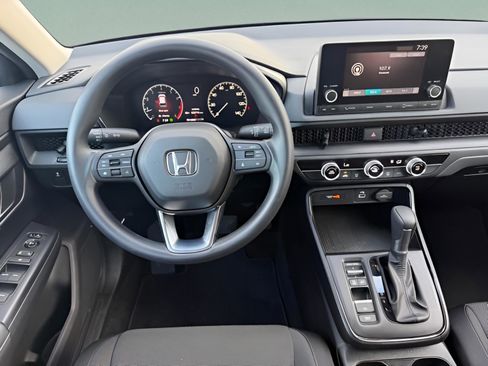 Used 2023 Honda CR-V LX image 12
