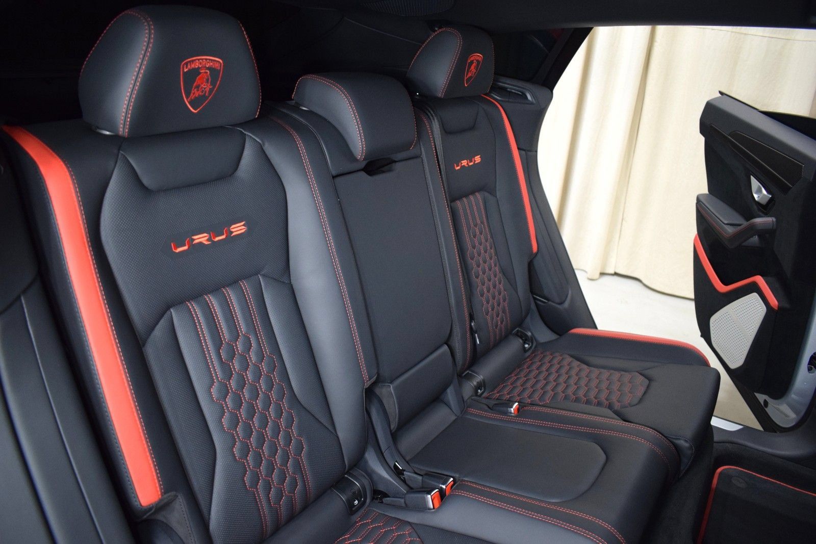 Used 2024 Lamborghini Urus Performante AWD/4WD image 18