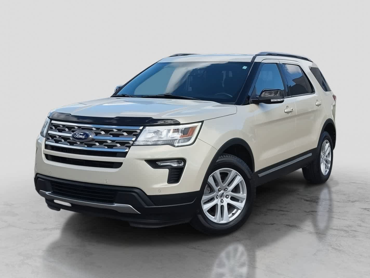Used 2018 Ford Explorer XLT w/ Equipment Group 202A AWD/4WD image 1