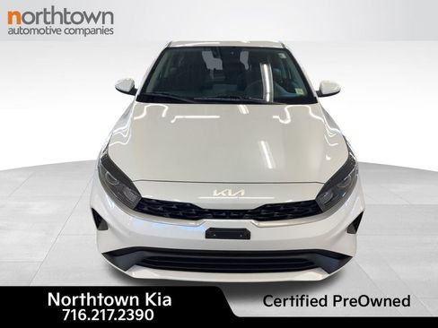 Certified 2023 Kia Forte LXS FWD image 3