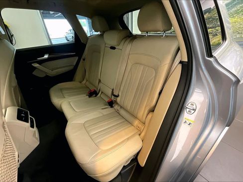 Used 2023 Audi Q5 2.0T Premium w/ Convenience Package AWD/4WD image 21
