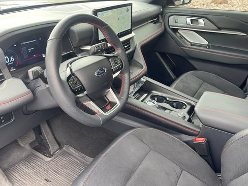 Used 2025 Ford Explorer ST AWD/4WD image 21