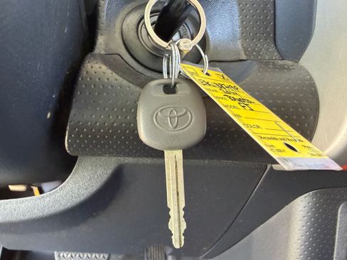 Used 2014 Toyota FJ Cruiser 4WD w/ Convenience Package image 30