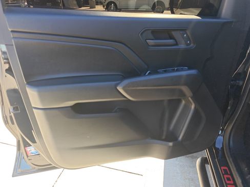 Used 2024 Chevrolet Colorado Trail Boss w/ Technology Package image 10