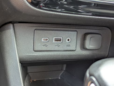 Used 2023 Buick Encore GX Preferred FWD image 24