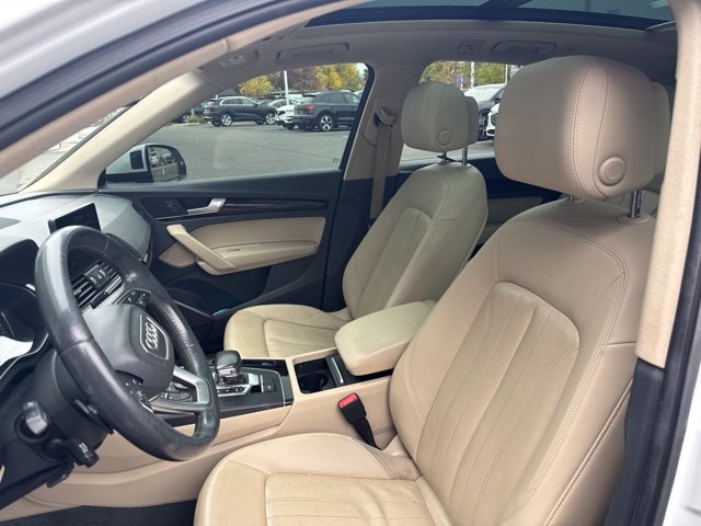 Used 2020 Audi Q5 2.0T Premium w/ Convenience Package AWD/4WD image 9