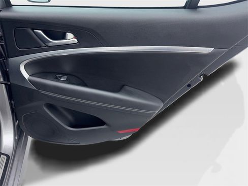 Used 2025 Genesis G70 2.5T image 42