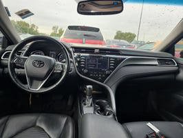 Used 2018 Toyota Camry SE FWD image 4