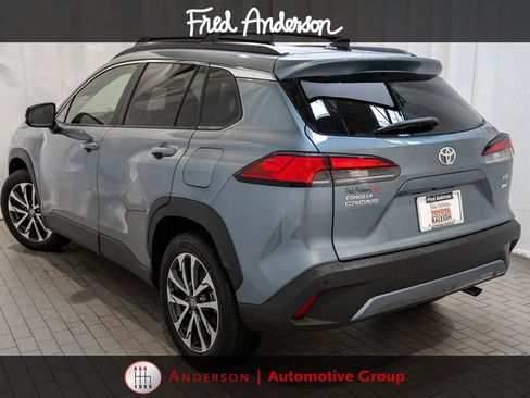 Used 2025 Toyota Corolla Cross XLE w/ Convenience Package AWD/4WD image 3