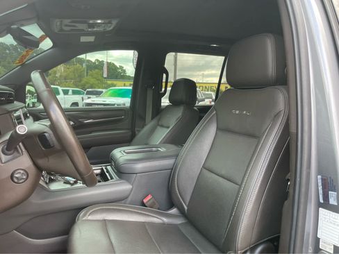 Used 2021 GMC Yukon Denali w/ Denali Premium Package AWD/4WD image 12