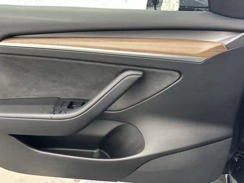 Used 2023 Tesla Model 3 Standard Range image 15