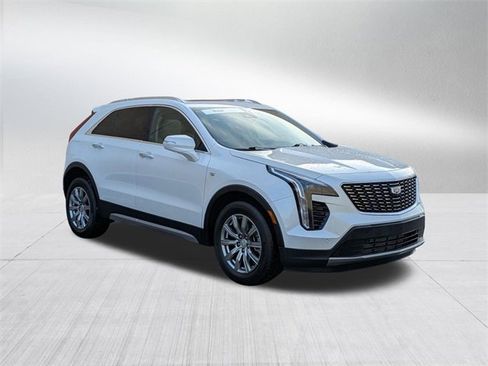 Certified 2023 Cadillac XT4 Premium Luxury w/ Cold Weather Package image 3