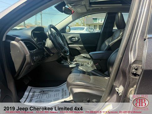 Used 2019 Jeep Cherokee Limited AWD/4WD image 10