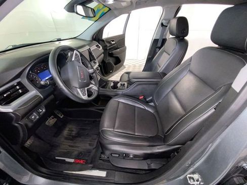 Used 2023 GMC Acadia SLT w/ LPO, Floor Liner Package FWD image 24