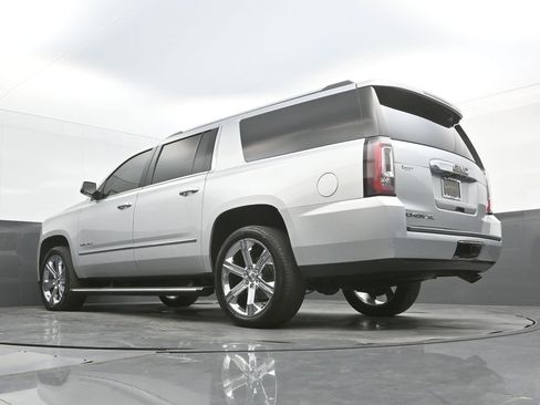 Used 2018 GMC Yukon XL Denali w/ Denali Ultimate Package AWD/4WD image 40