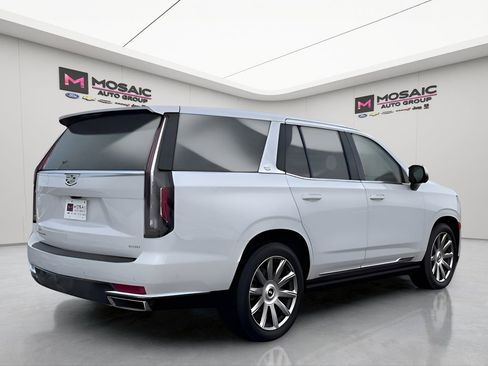 Used 2024 Cadillac Escalade Premium Luxury Platinum image 3