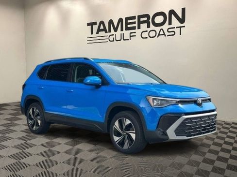 New 2025 Volkswagen Taos SE AWD/4WD image 1