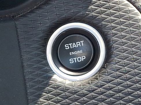 Used 2018 Land Rover Range Rover Velar S image 30