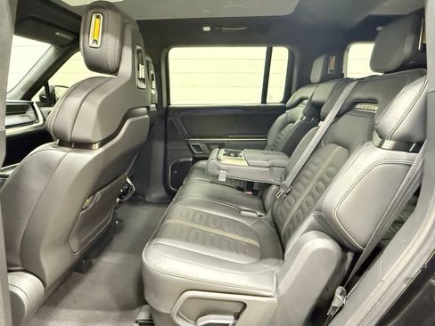 Used 2024 Rivian R1S Adventure AWD/4WD image 33