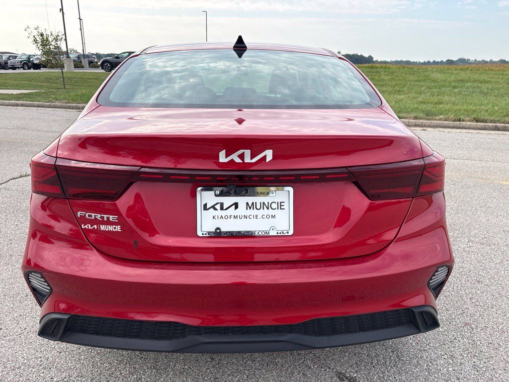 Certified 2023 Kia Forte LXS FWD image 11