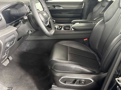 Used 2024 Jeep Wagoneer L Series II w/ Flexible Seating Group image 7