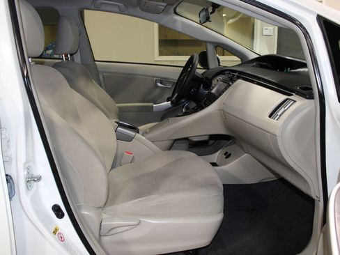 Used 2015 Toyota Prius Two FWD image 25