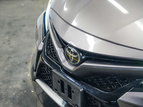 Used 2018 Toyota Camry XSE FWD image 3