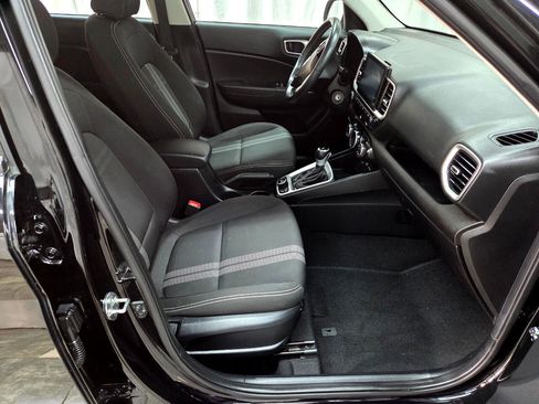 Used 2022 Hyundai Venue SEL image 15