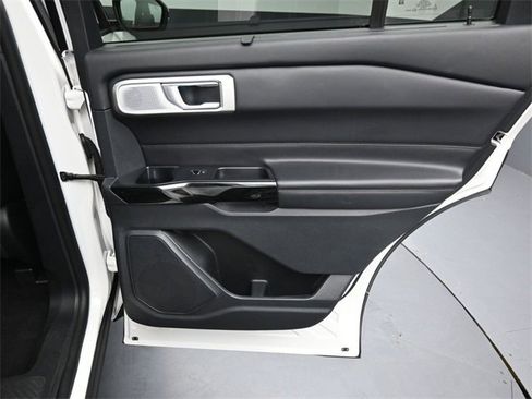 Certified 2022 Ford Explorer Platinum w/ Equipment Group 601A image 28