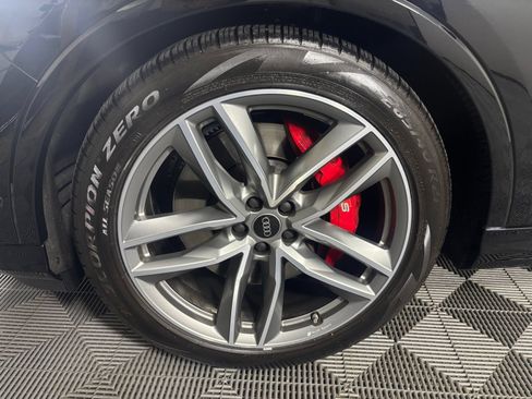 Used 2025 Audi SQ7 Prestige w/ Prestige Package AWD/4WD image 10