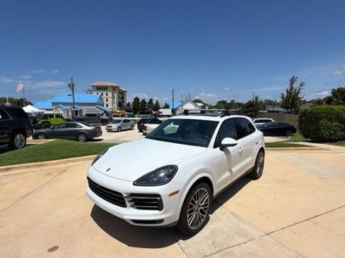 Used 2022 Porsche Cayenne Platinum Edition AWD/4WD image 1