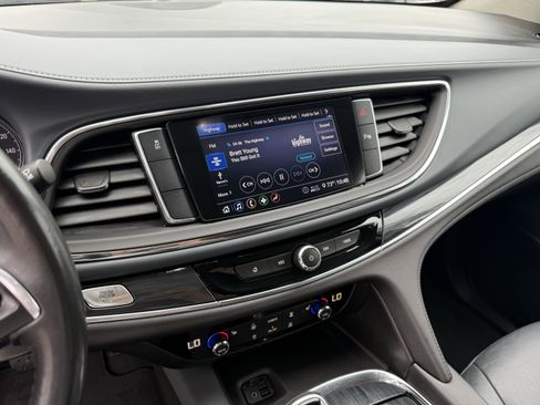 Used 2020 Buick Enclave Essence w/ Sport Touring Edition image 19