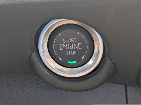 Certified 2025 Chevrolet Suburban Z71 AWD/4WD image 32
