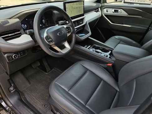 Used 2025 Ford Explorer Active w/ Active Comfort Package image 24