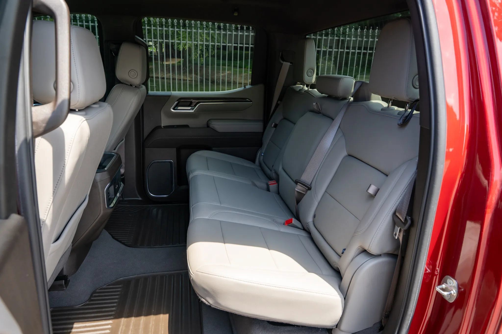 Used 2024 Chevrolet Silverado 1500 LTZ AWD/4WD image 13